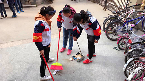 尋覓雷鋒足跡 弘揚(yáng)雷鋒精神 構(gòu)建和諧校園